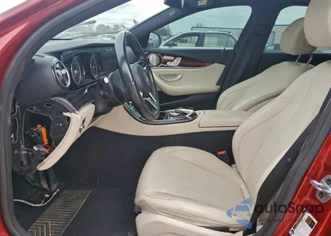 2019 Mercedes-Benz E 300 z USA, uszkodzony, nr VIN WDDZF4JB9KA584205
